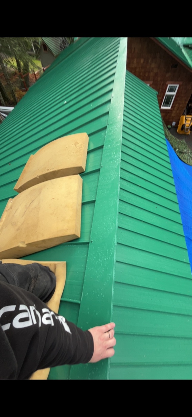 Roof detail — ridge work